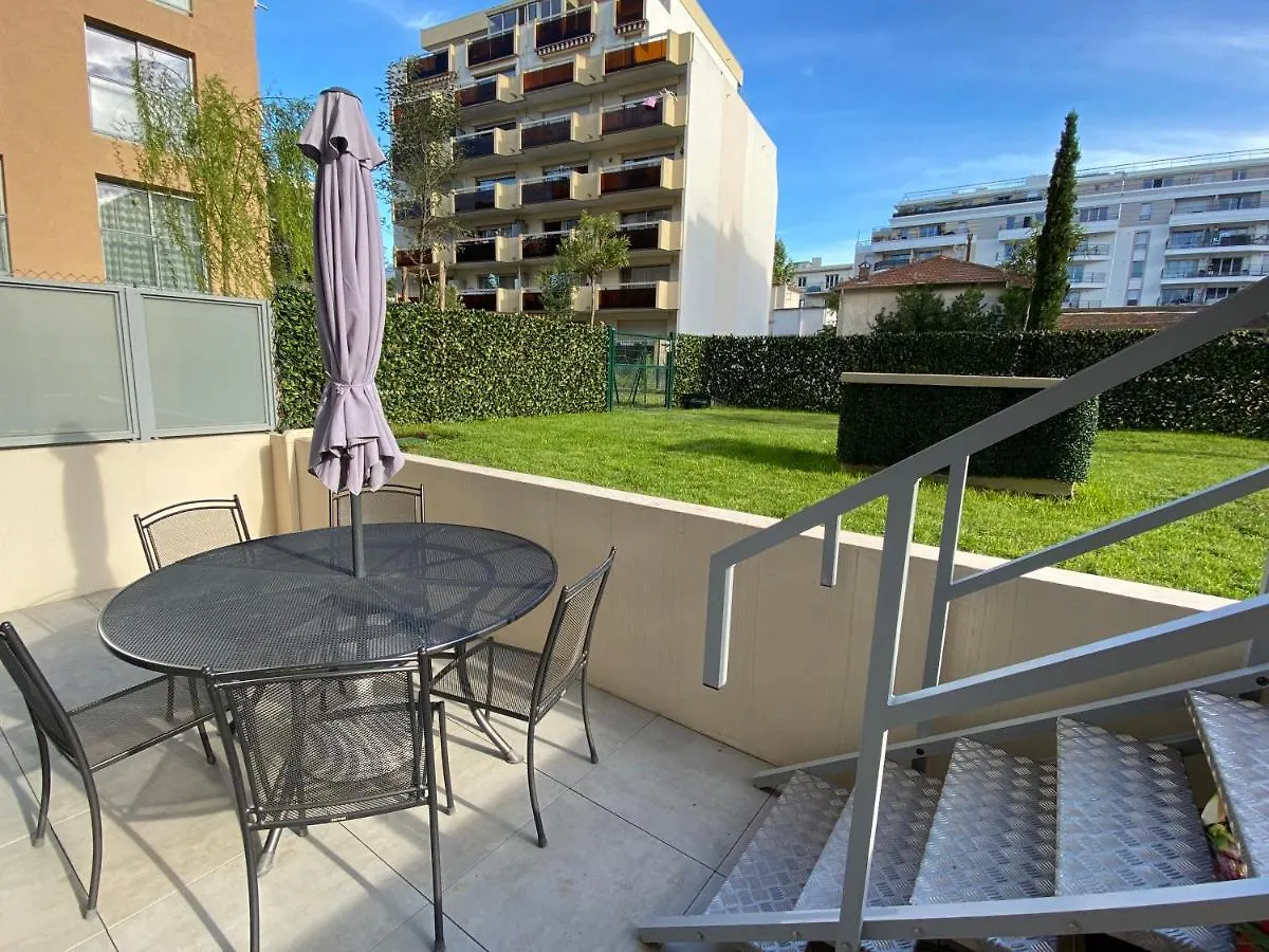 Fantastic Two-Bedroom Apartment - Le Jardin Des Iles Antibes Francie