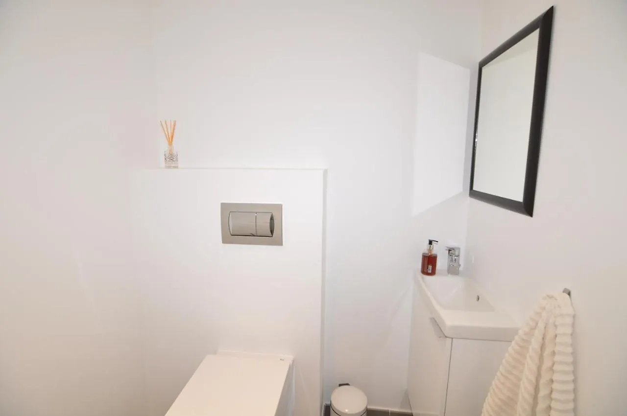 Fantastic Two-Bedroom Apartment - Le Jardin Des Iles Antibes