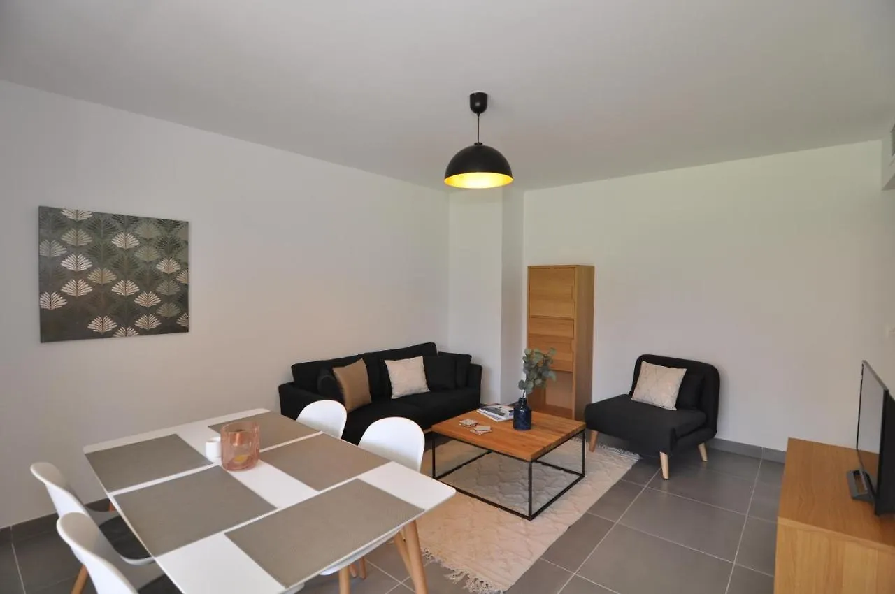 Fantastic Two-Bedroom Apartment - Le Jardin Des Iles Antibes