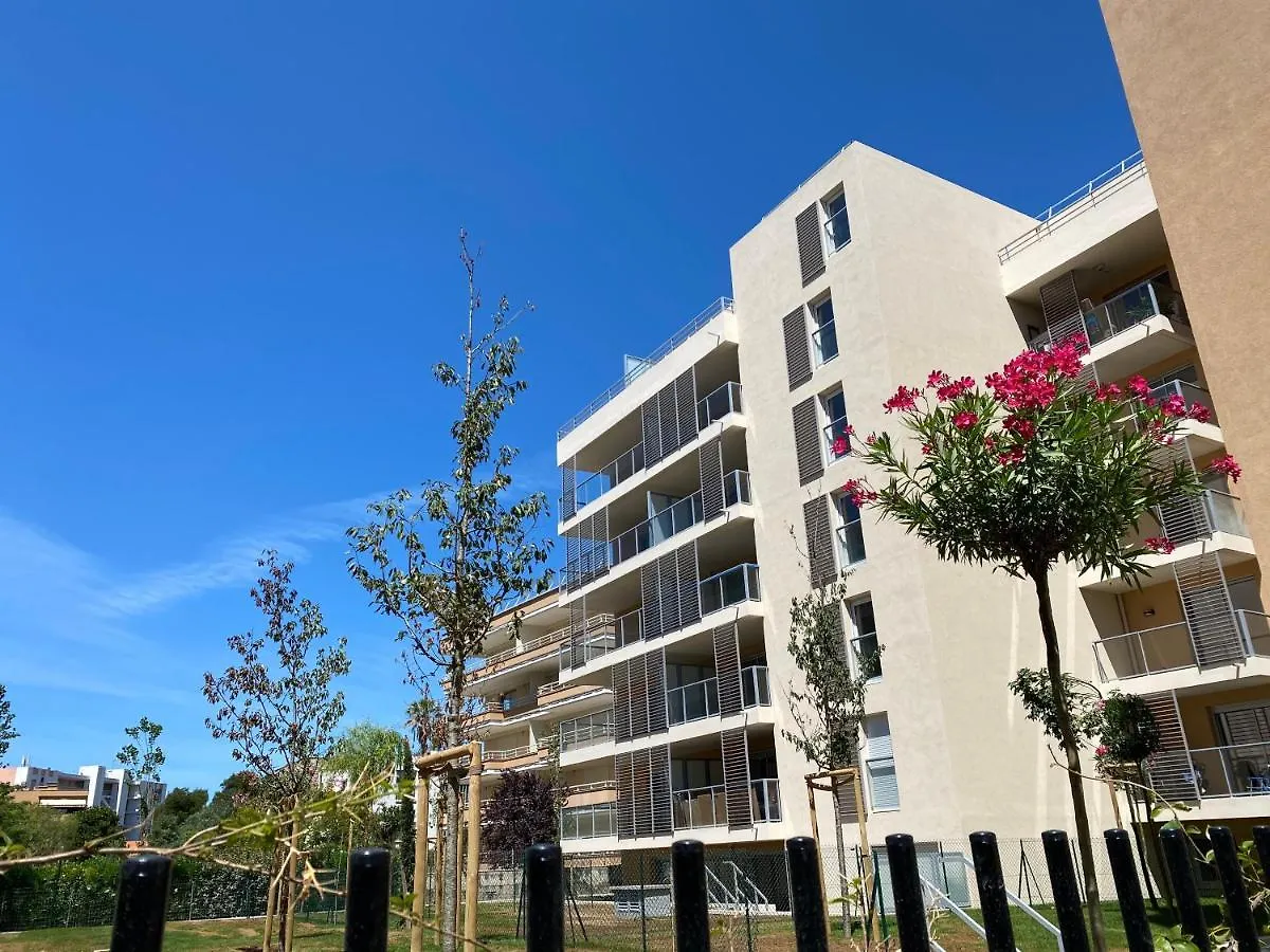 Fantastic Two-Bedroom Apartment - Le Jardin Des Iles Antibes France