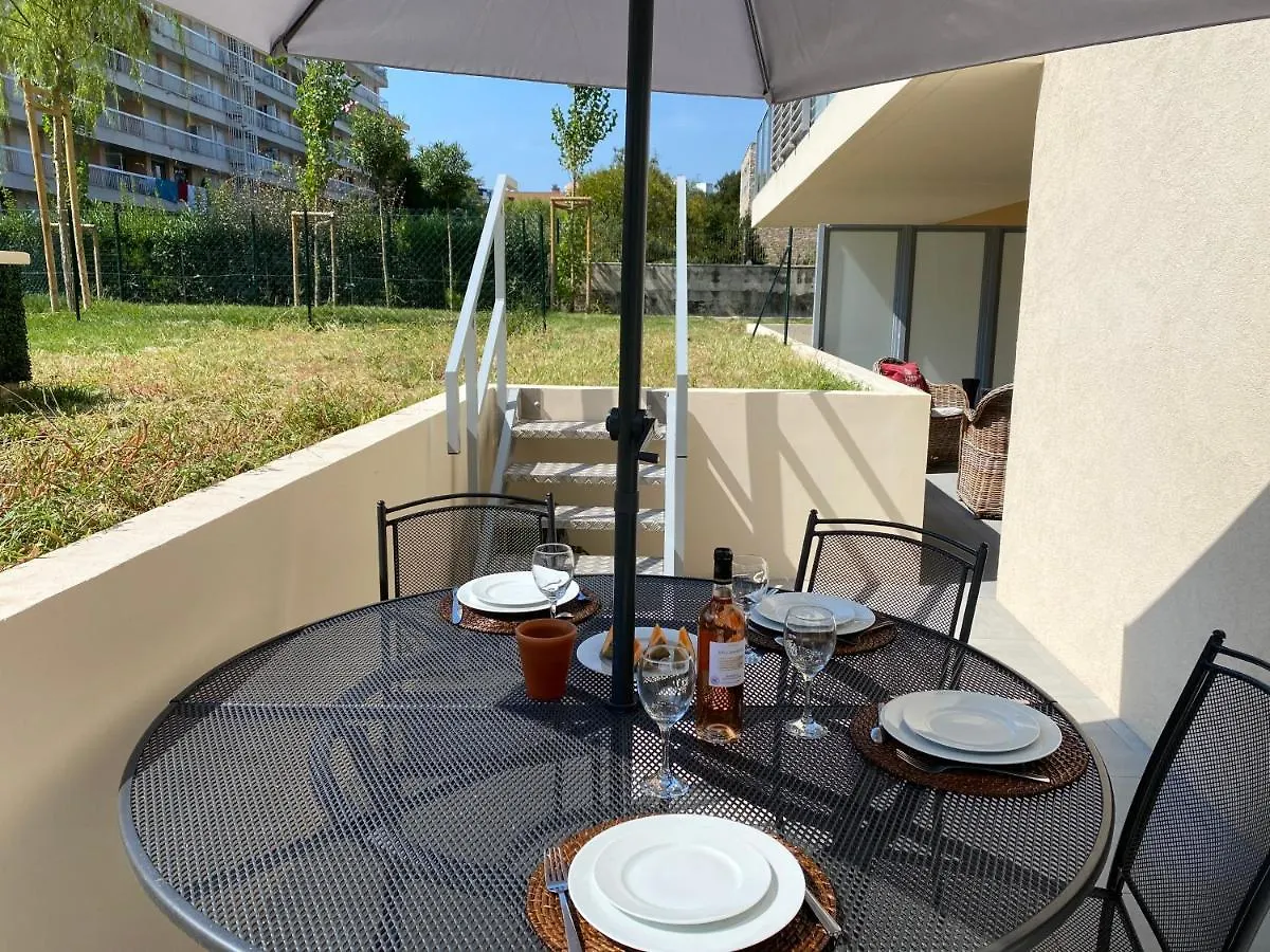 Fantastic Two-Bedroom Apartment - Le Jardin Des Iles Antibes