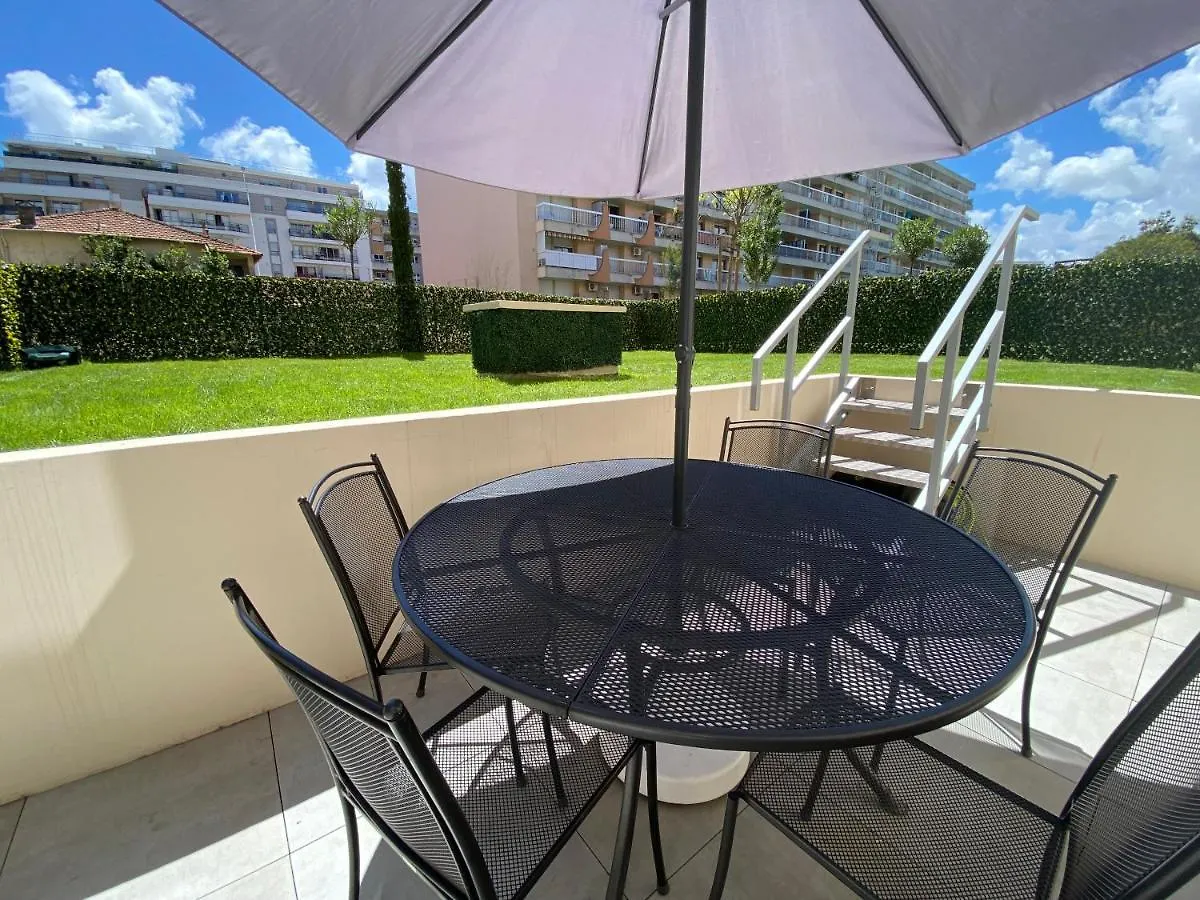 Fantastic Two-Bedroom Apartment - Le Jardin Des Iles Antibes