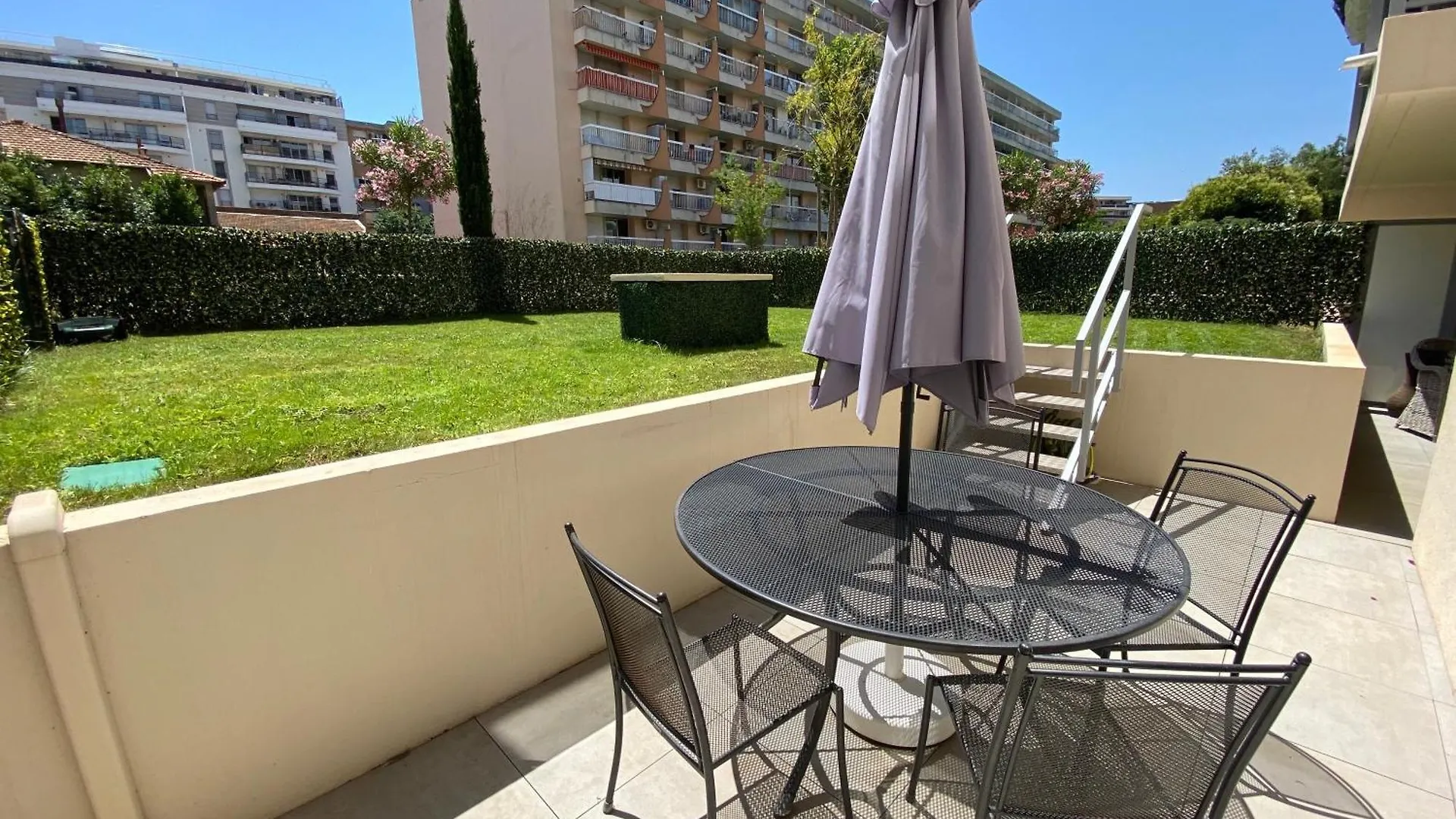 Fantastic Two-Bedroom Apartment - Le Jardin Des Iles Antibes